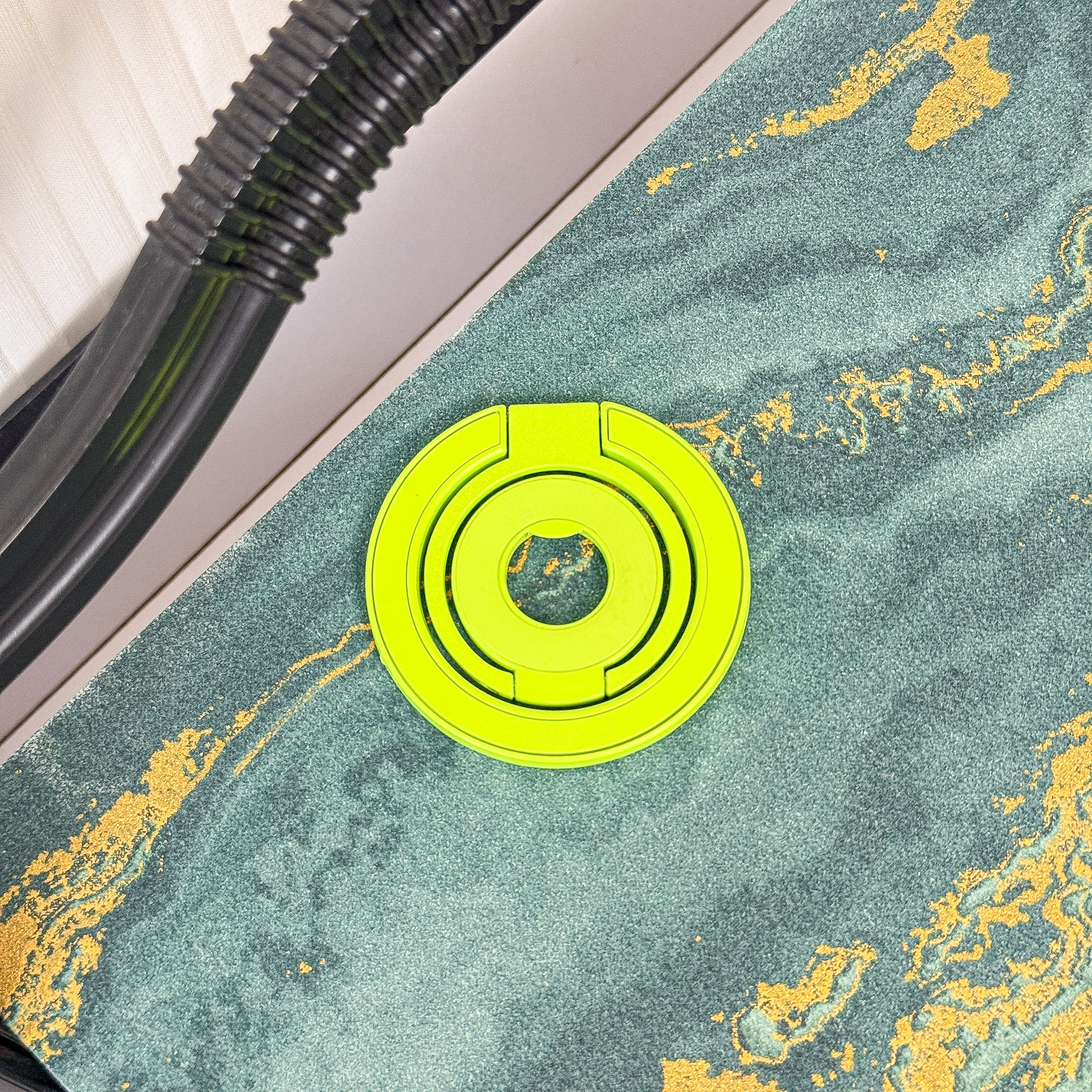 Magnetic Candy Color Metal Ring Stand - Premium Protection For Phone